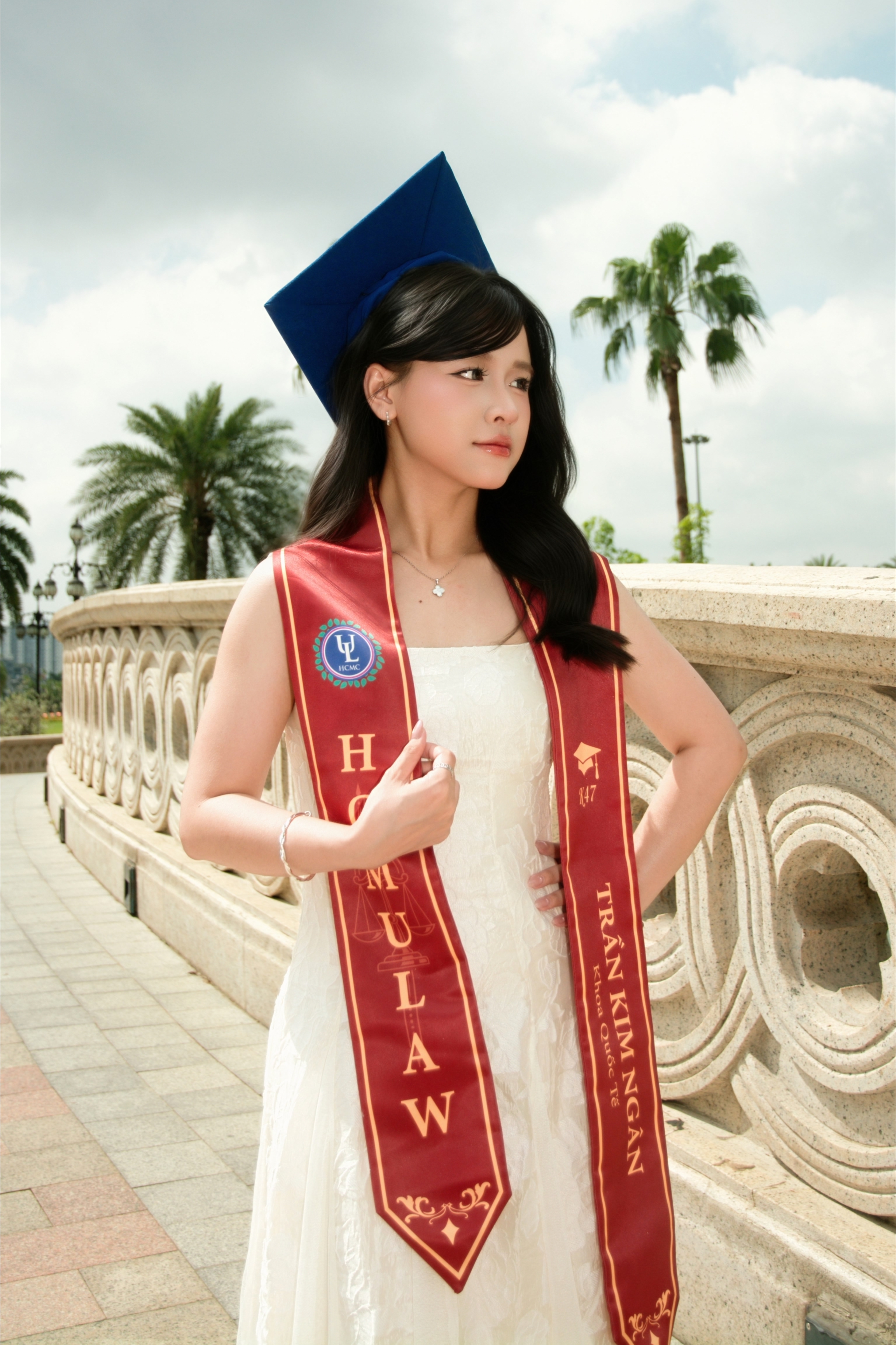 Kim Ngân tốt nghiệp 7