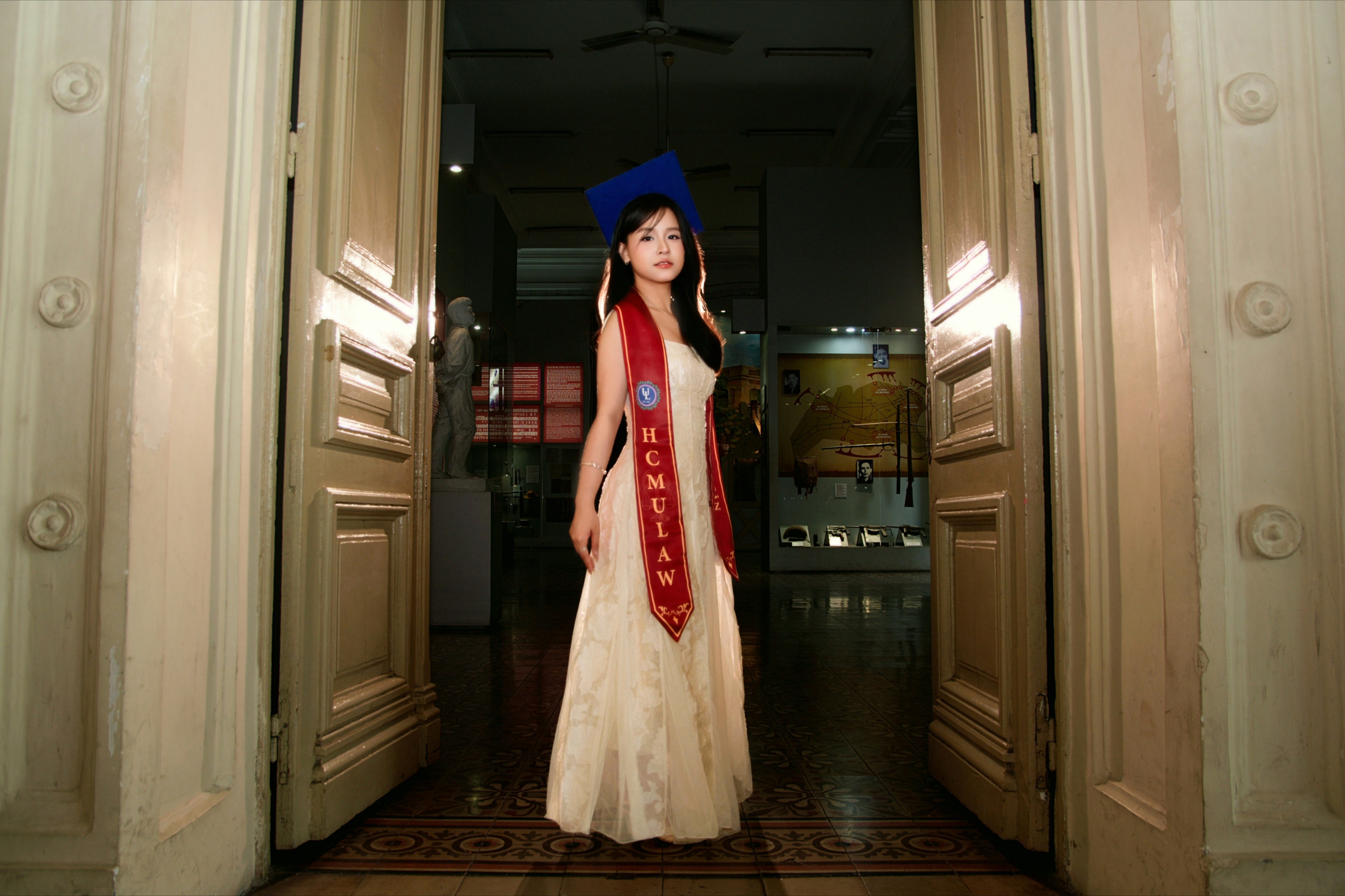 Kim Ngân tốt nghiệp 6