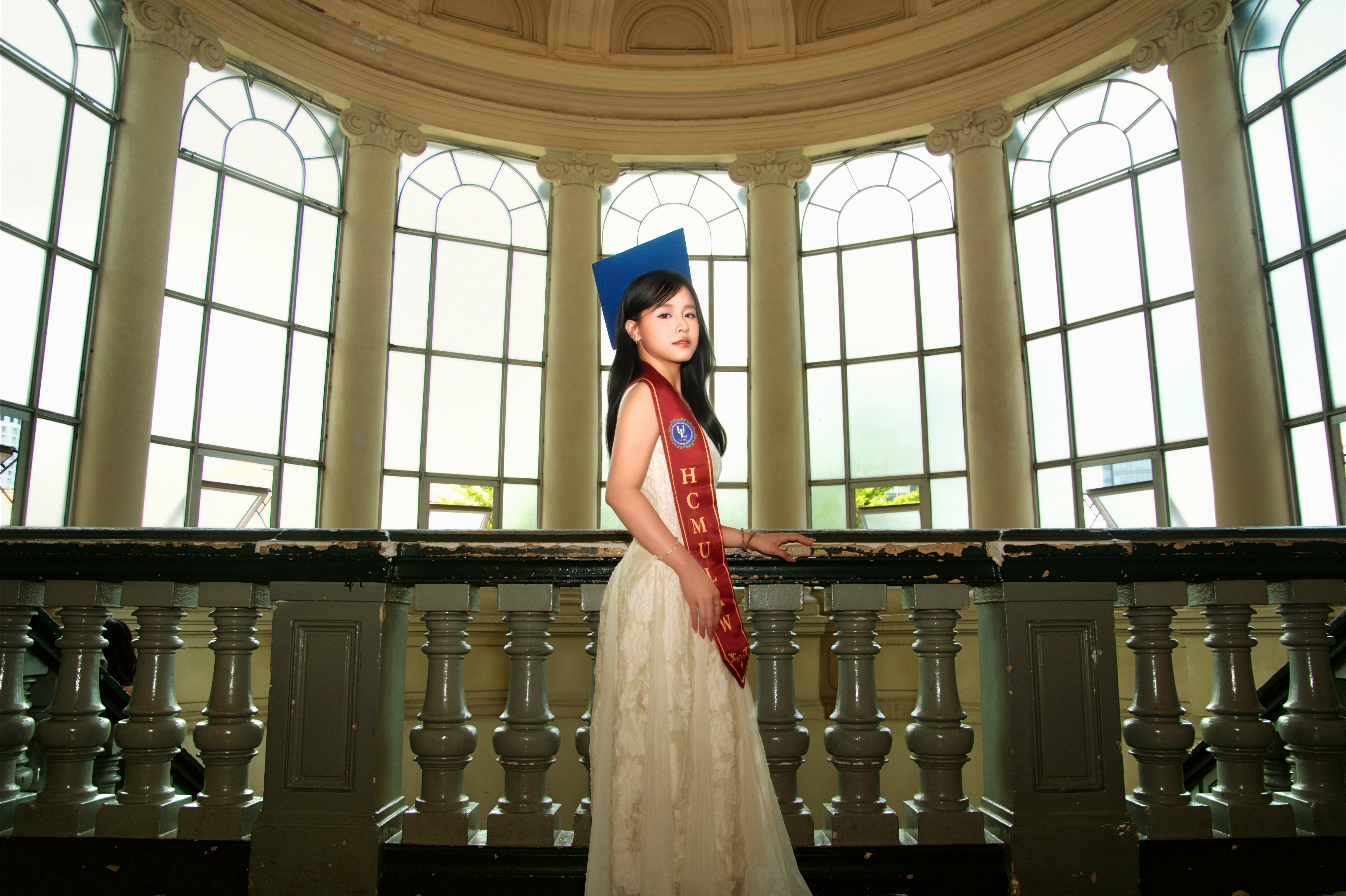 Kim Ngân tốt nghiệp 1