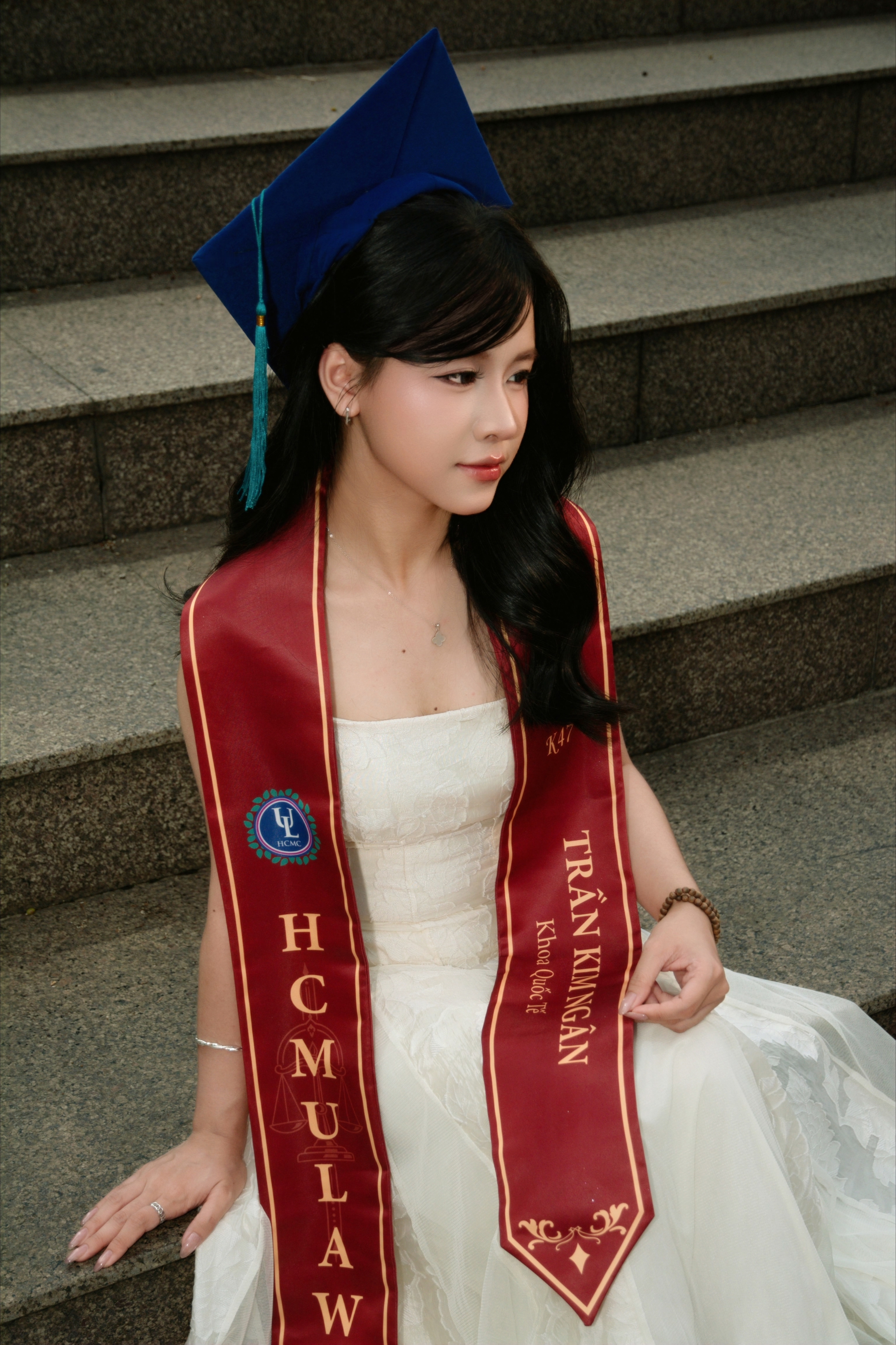 Kim Ngân tốt nghiệp 8